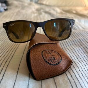 NWOT Rayban Polarized New Wayfarer Classic Sunglasses